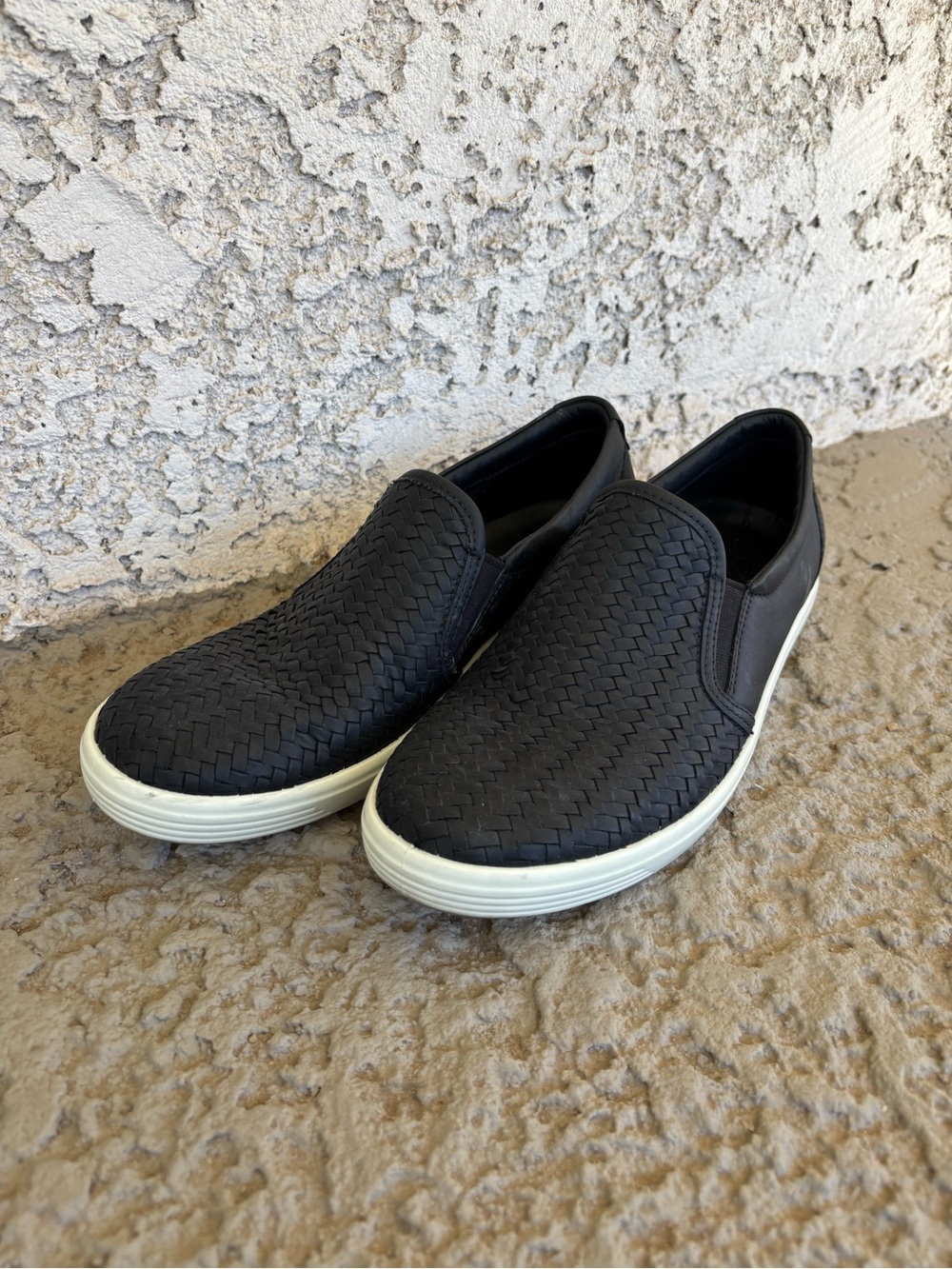 Women's Soft 7 Woven Slip-On Sneakers Size 9-9.5